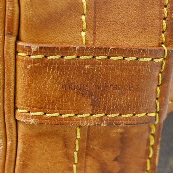 Authentic LOUIS VUITTON Noe GM Drawstring Shoulder Bag Monogram Leather - Picture 3 of 16